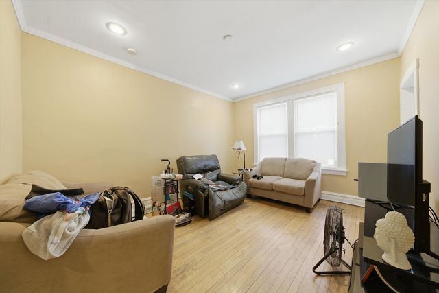 3311 N Kostner Avenue, Chicago, IL 60641