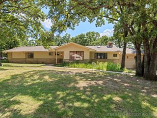3321 Woodland Road, Bartlesville, OK 74006