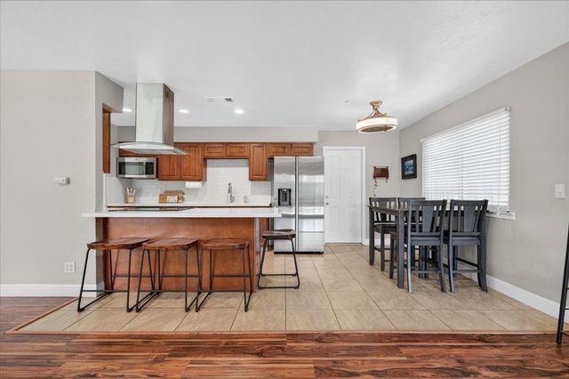 159 W Omaha Avenue, Fresno, CA 93711