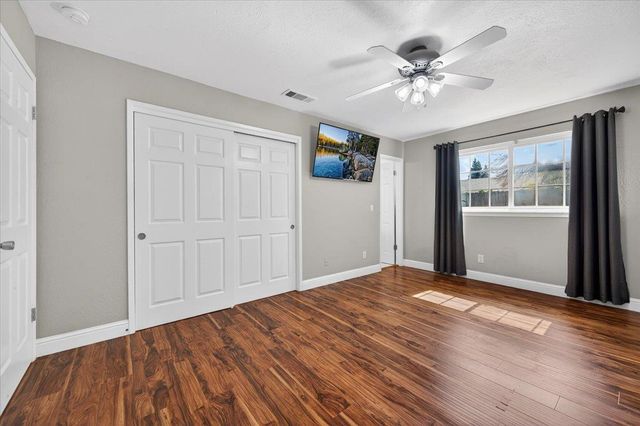 159 W Omaha Avenue, Fresno, CA 93711