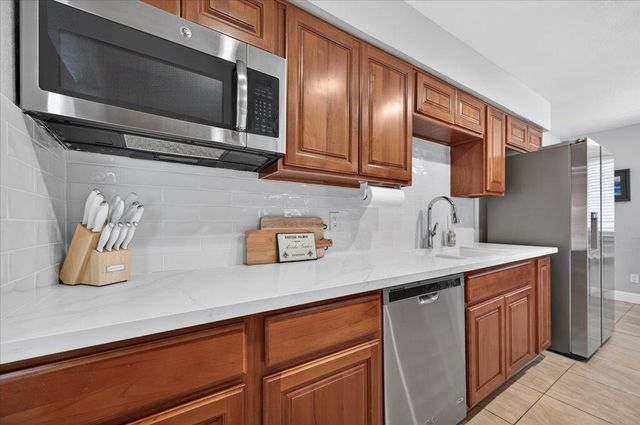 159 W Omaha Avenue, Fresno, CA 93711