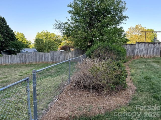 1 Clearview Street, Granite Falls, NC 28630