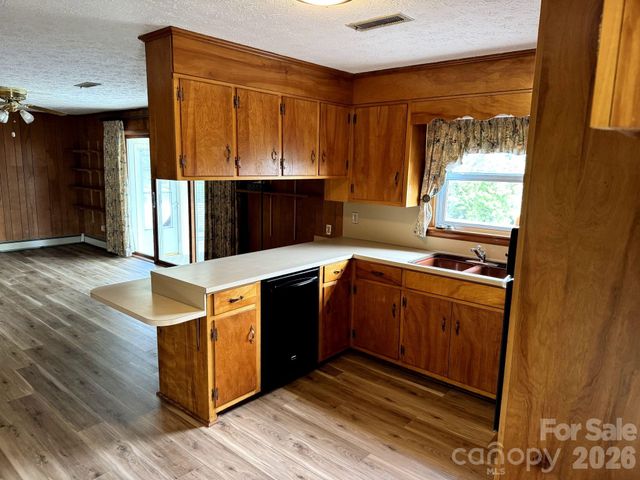 1 Clearview Street, Granite Falls, NC 28630