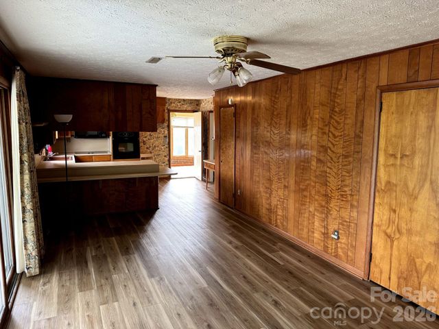 1 Clearview Street, Granite Falls, NC 28630