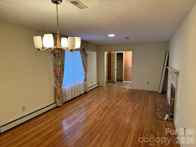 1 Clearview Street, Granite Falls, NC 28630