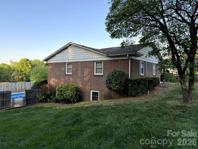 1 Clearview Street, Granite Falls, NC 28630