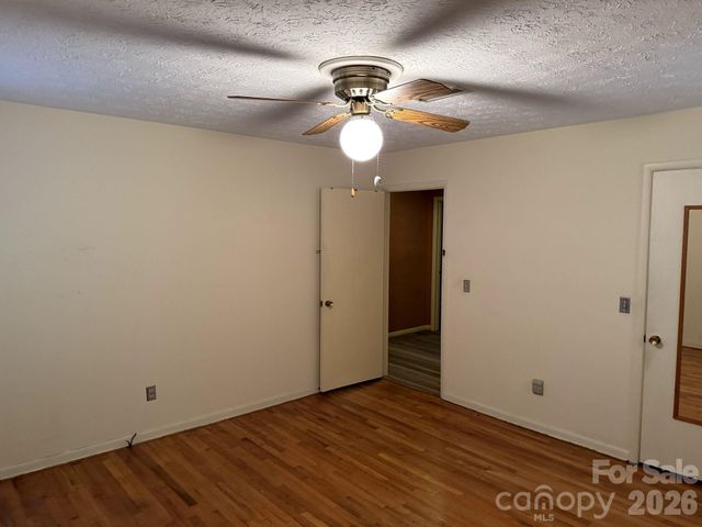 1 Clearview Street, Granite Falls, NC 28630