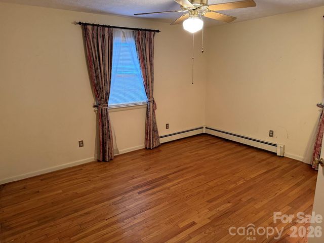 1 Clearview Street, Granite Falls, NC 28630