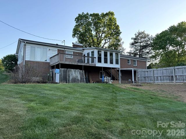 1 Clearview Street, Granite Falls, NC 28630