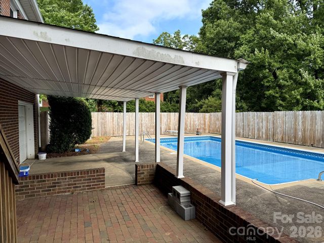 1 Clearview Street, Granite Falls, NC 28630