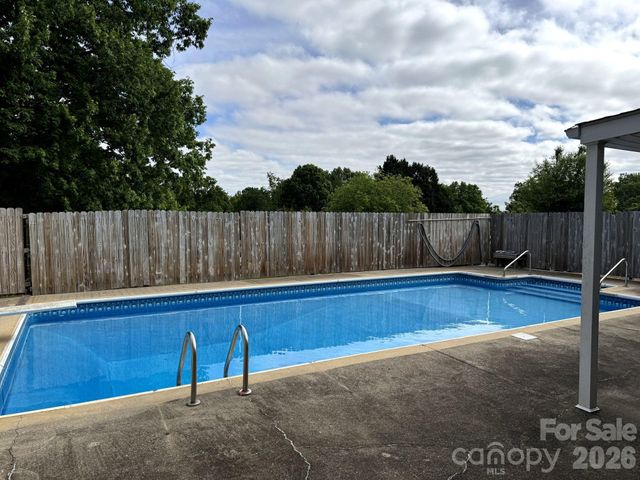 1 Clearview Street, Granite Falls, NC 28630