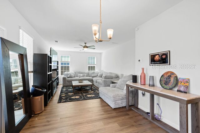 111 Grange Ln, Beaufort, SC 29907