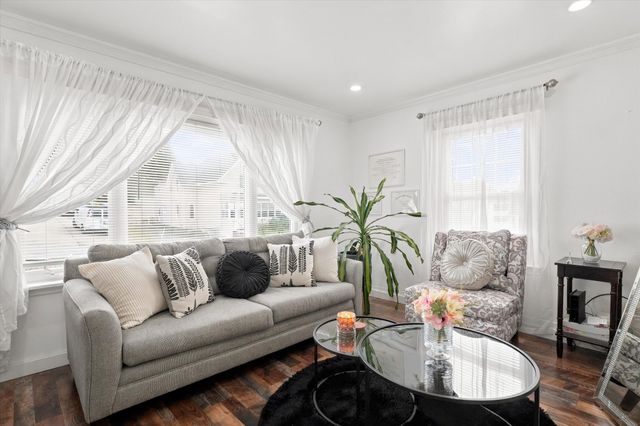 25 Orient St, Worcester, MA 01604