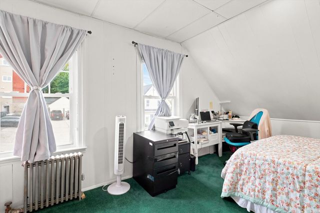 25 Orient St, Worcester, MA 01604