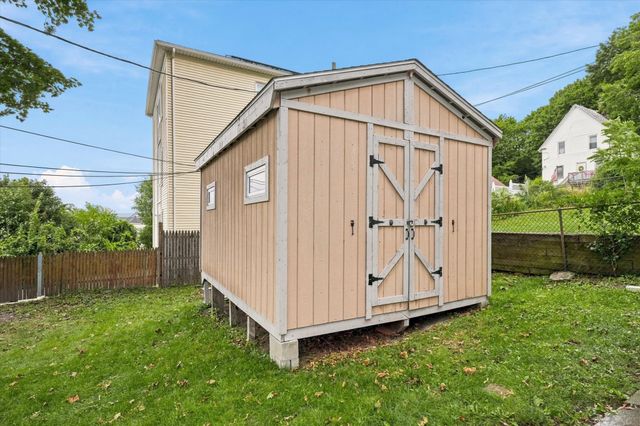 25 Orient St, Worcester, MA 01604