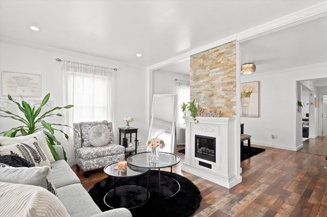 25 Orient St, Worcester, MA 01604