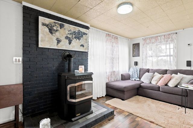 25 Orient St, Worcester, MA 01604