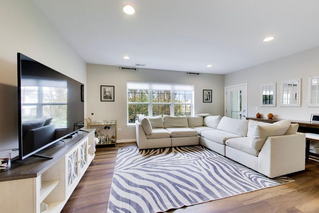 2750 Commons Drive 208, Glenview, IL 60026 — photo 4