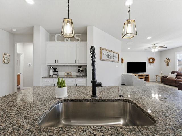 821 Blackhorse Trail, Justin, TX 76247