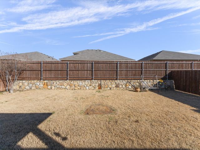821 Blackhorse Trail, Justin, TX 76247