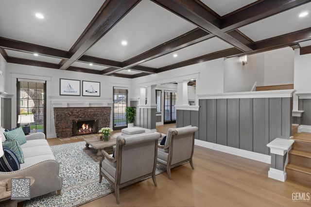 2120 B Street, Bakersfield, CA 93301