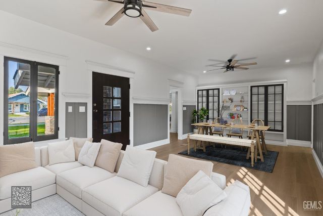 2120 B Street, Bakersfield, CA 93301