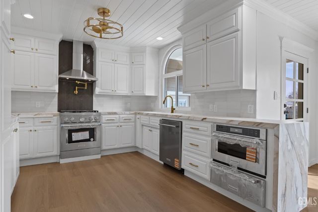 2120 B Street, Bakersfield, CA 93301
