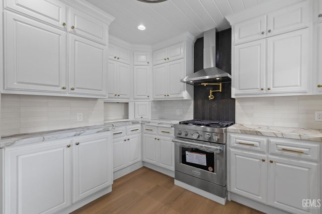 2120 B Street, Bakersfield, CA 93301