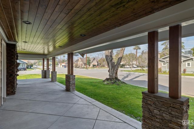 2120 B Street, Bakersfield, CA 93301