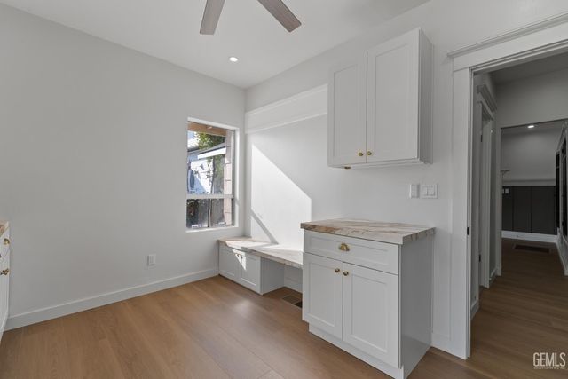 2120 B Street, Bakersfield, CA 93301