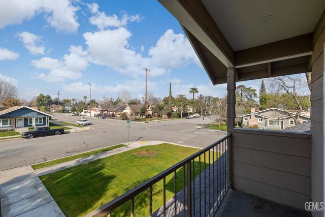 2120 B Street, Bakersfield, CA 93301