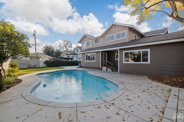 2120 B Street, Bakersfield, CA 93301