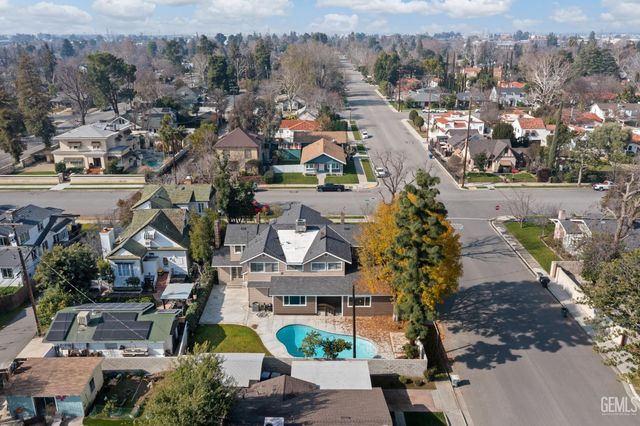 2120 B Street, Bakersfield, CA 93301