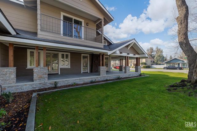 2120 B Street, Bakersfield, CA 93301