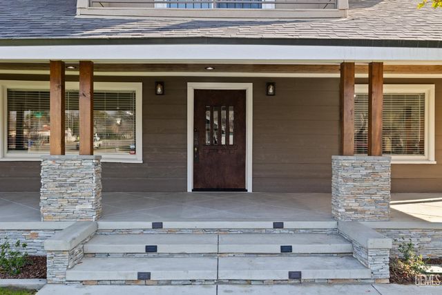 2120 B Street, Bakersfield, CA 93301