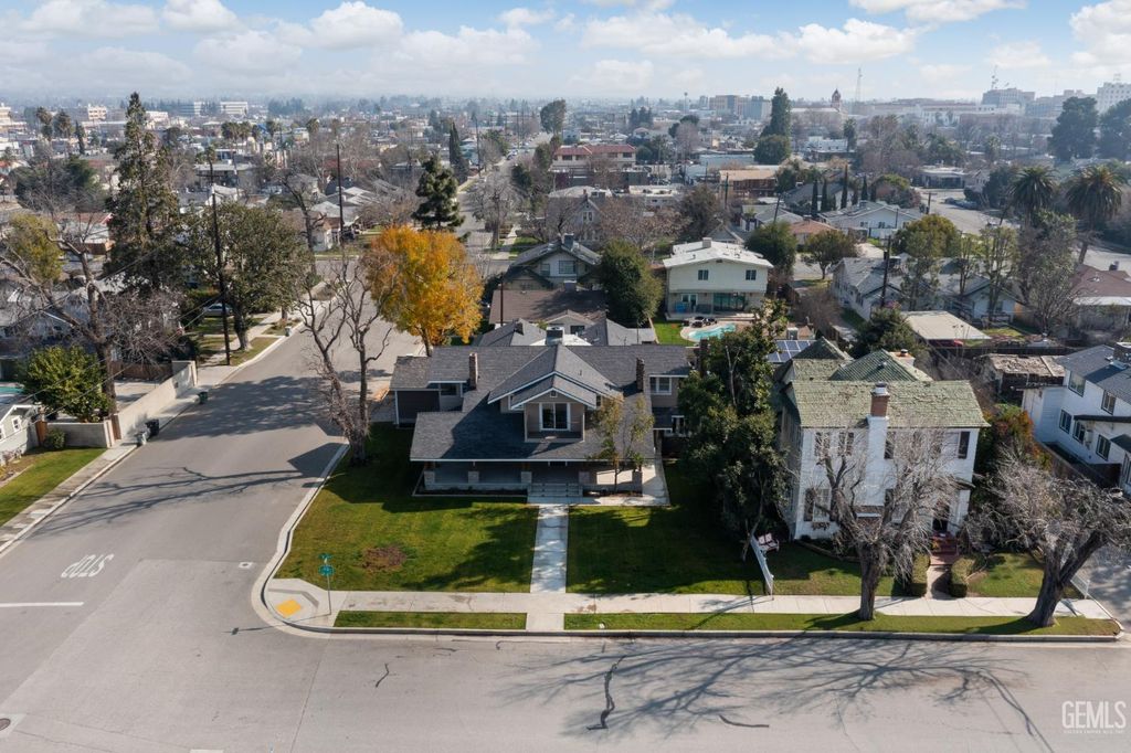 2120 B Street, Bakersfield, CA 93301
