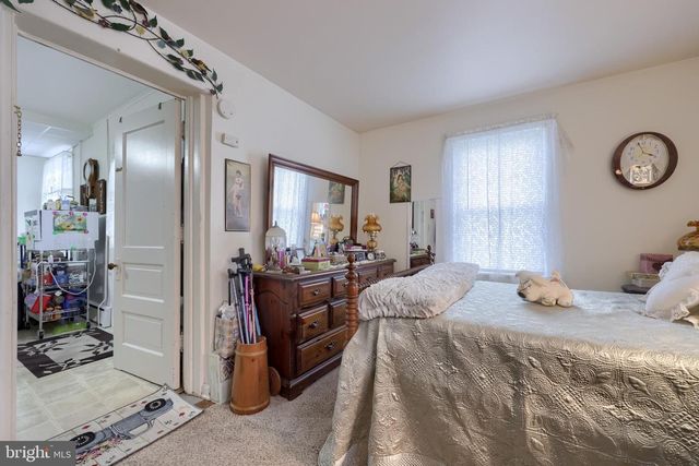 239 E HIGH ST, Manheim, PA 17545