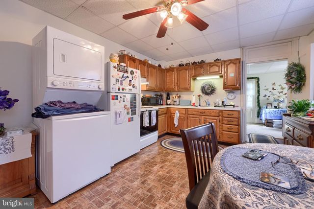 239 E HIGH ST, Manheim, PA 17545