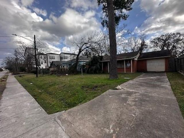 1240 W 26th Street, Houston, TX 77008