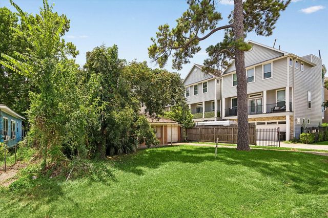 1240 W 26th Street, Houston, TX 77008