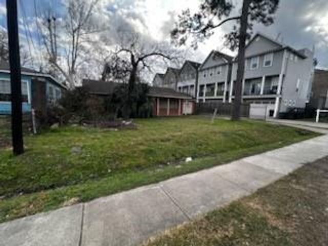 1240 W 26th Street, Houston, TX 77008