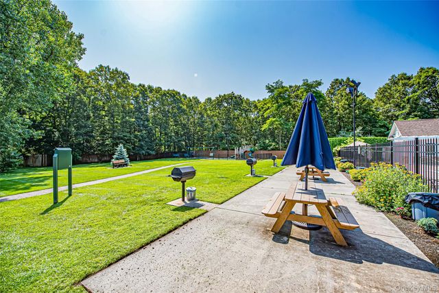 460 Old Town Road 11I, Port Jefferson Station, NY 11776