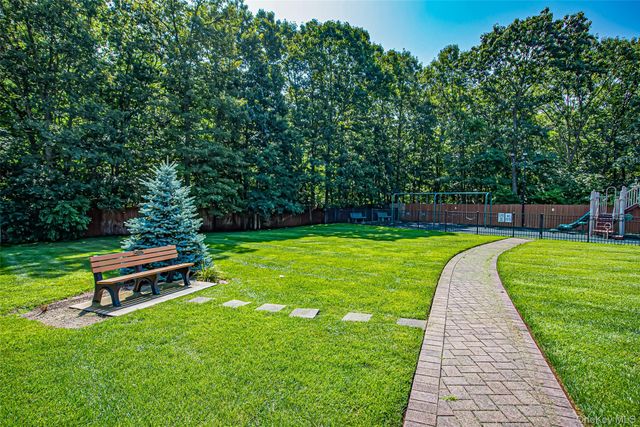 460 Old Town Road 11I, Port Jefferson Station, NY 11776