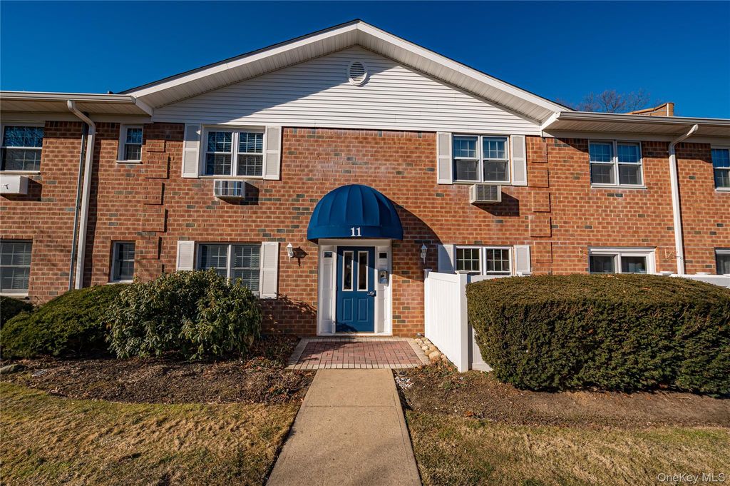 460 Old Town Road 11I, Port Jefferson Station, NY 11776