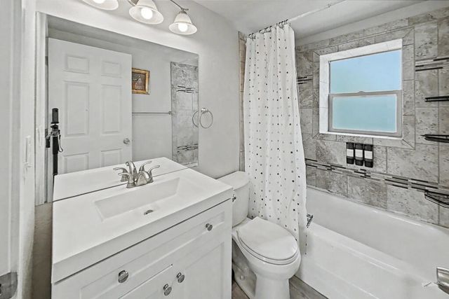 2804 E 14th St, Pueblo, CO 81001