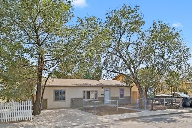2804 E 14th St, Pueblo, CO 81001