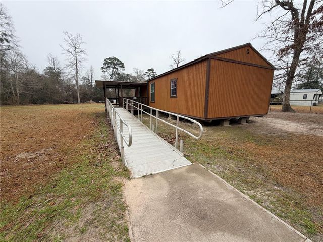 385 County Road 4547, Spurger, TX 77660