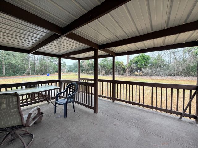 385 County Road 4547, Spurger, TX 77660