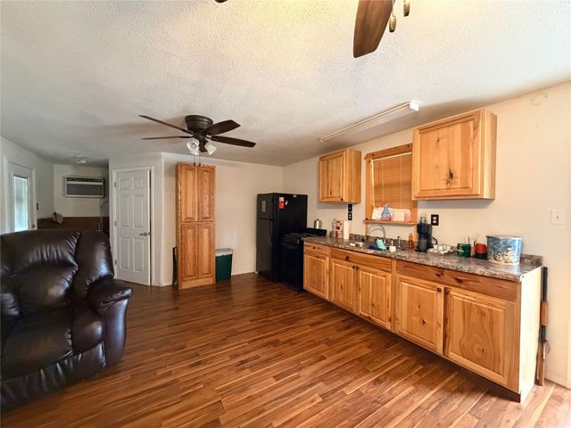 385 County Road 4547, Spurger, TX 77660