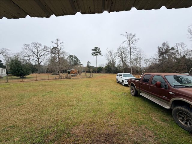 385 County Road 4547, Spurger, TX 77660